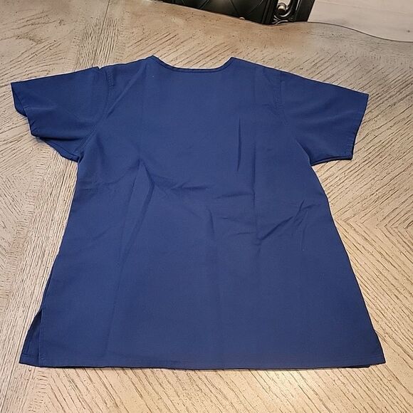 Navy v neck carhartt size L scrub stop - Picture 7 of 9